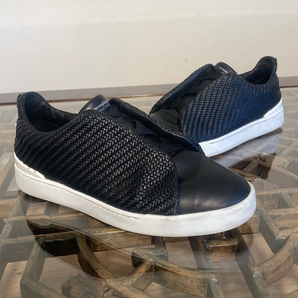 MENS SHOE - Picture 2 of 3